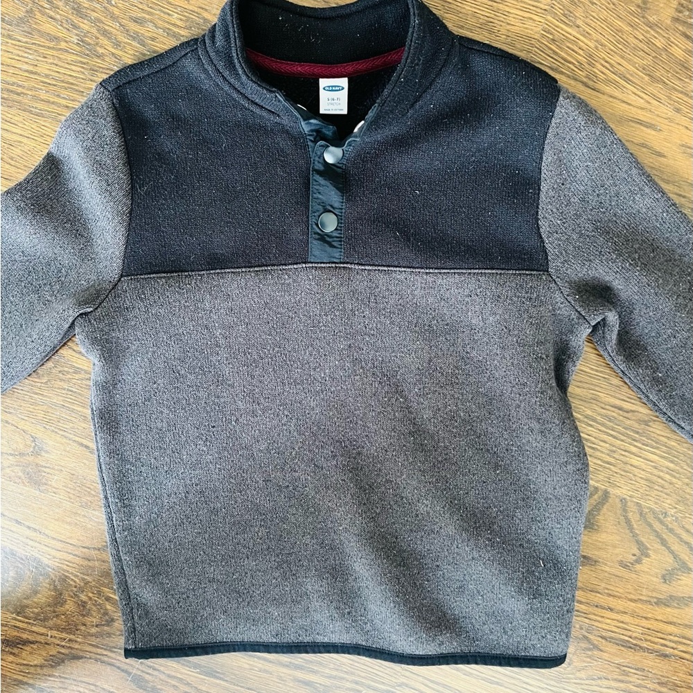 Old Navy Boys Black and Gray Fleece Pullover Small 6-7